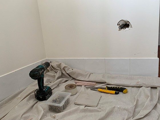 patching holes in apartment walls can be done with the right guidance